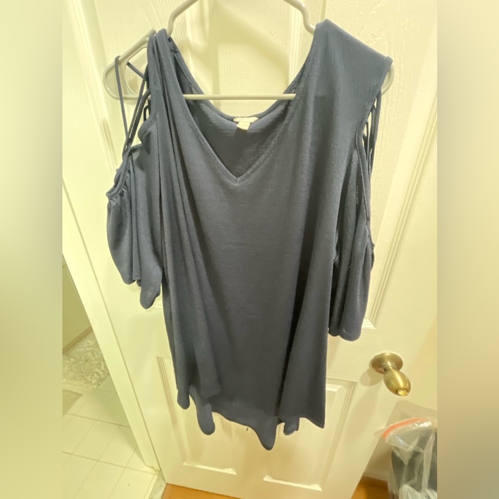 Cato shirt with shoulder cut outs